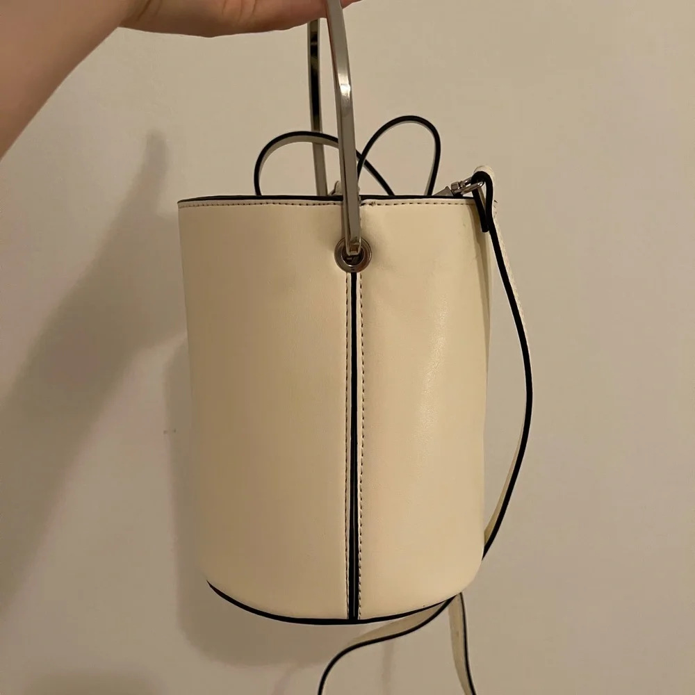 Mango | New! With tags Metal Handle Bucket Bag - Picture 3 of 5